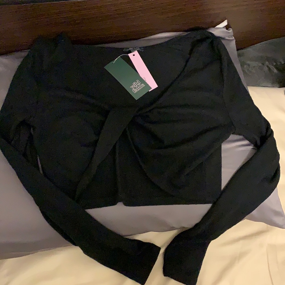Wild Fable black cropped twist-front soft shirt
